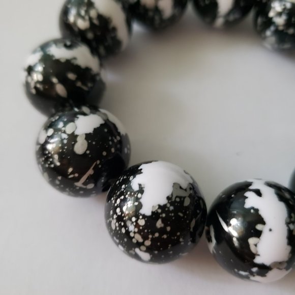 Large Splatter Paint Design Bead Bracelet - Picture 3 of 8